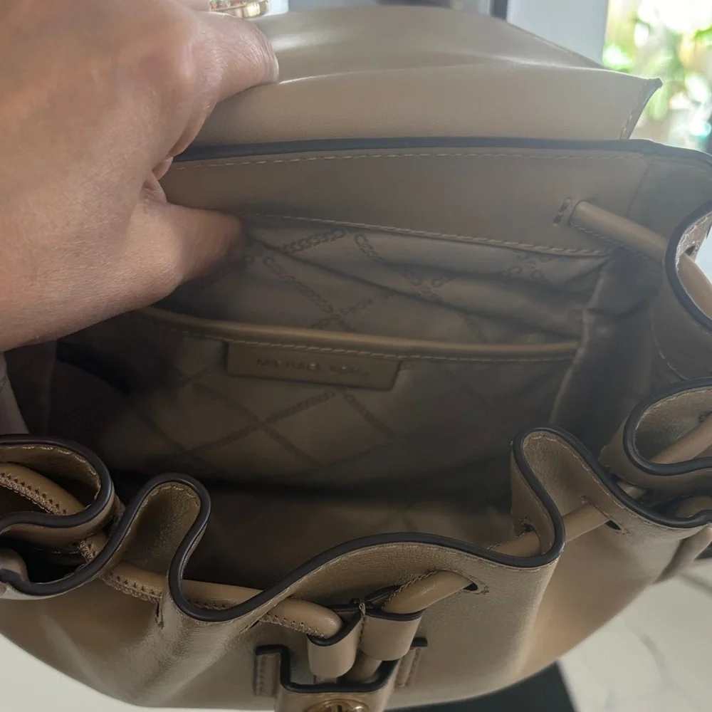 Michael Kors Beige Leather 🎒 Drawstring Backpack Cheryl Medium